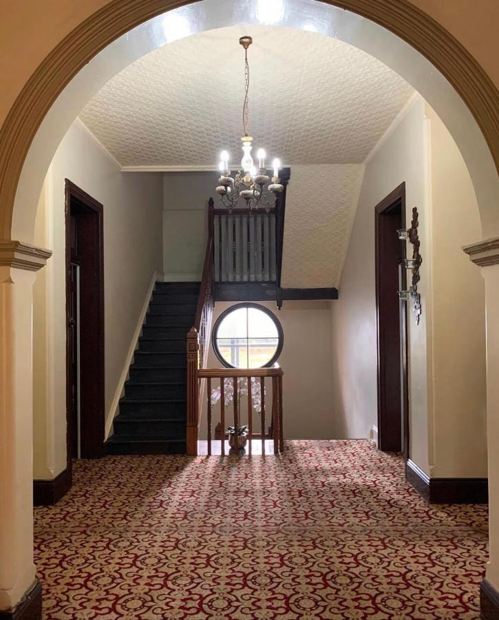 Neath Hotel المظهر الخارجي الصورة