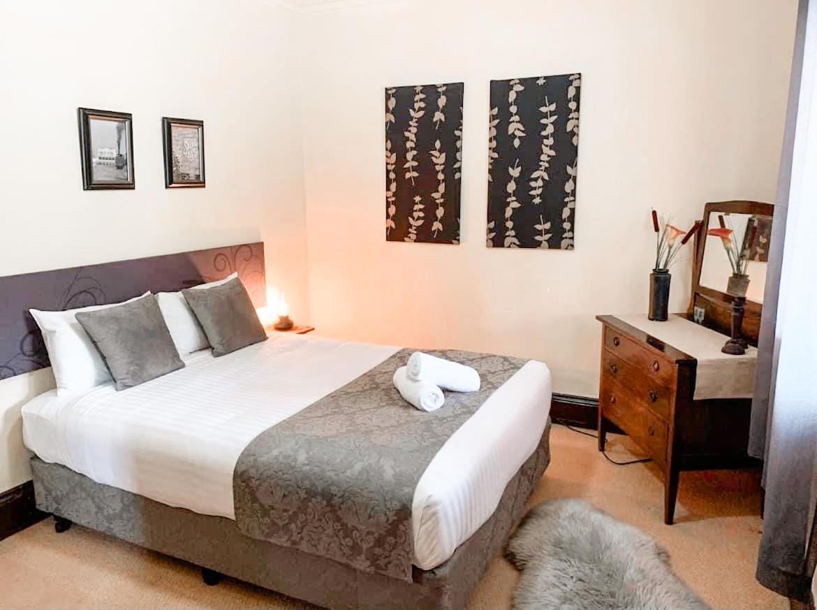 Neath Hotel المظهر الخارجي الصورة