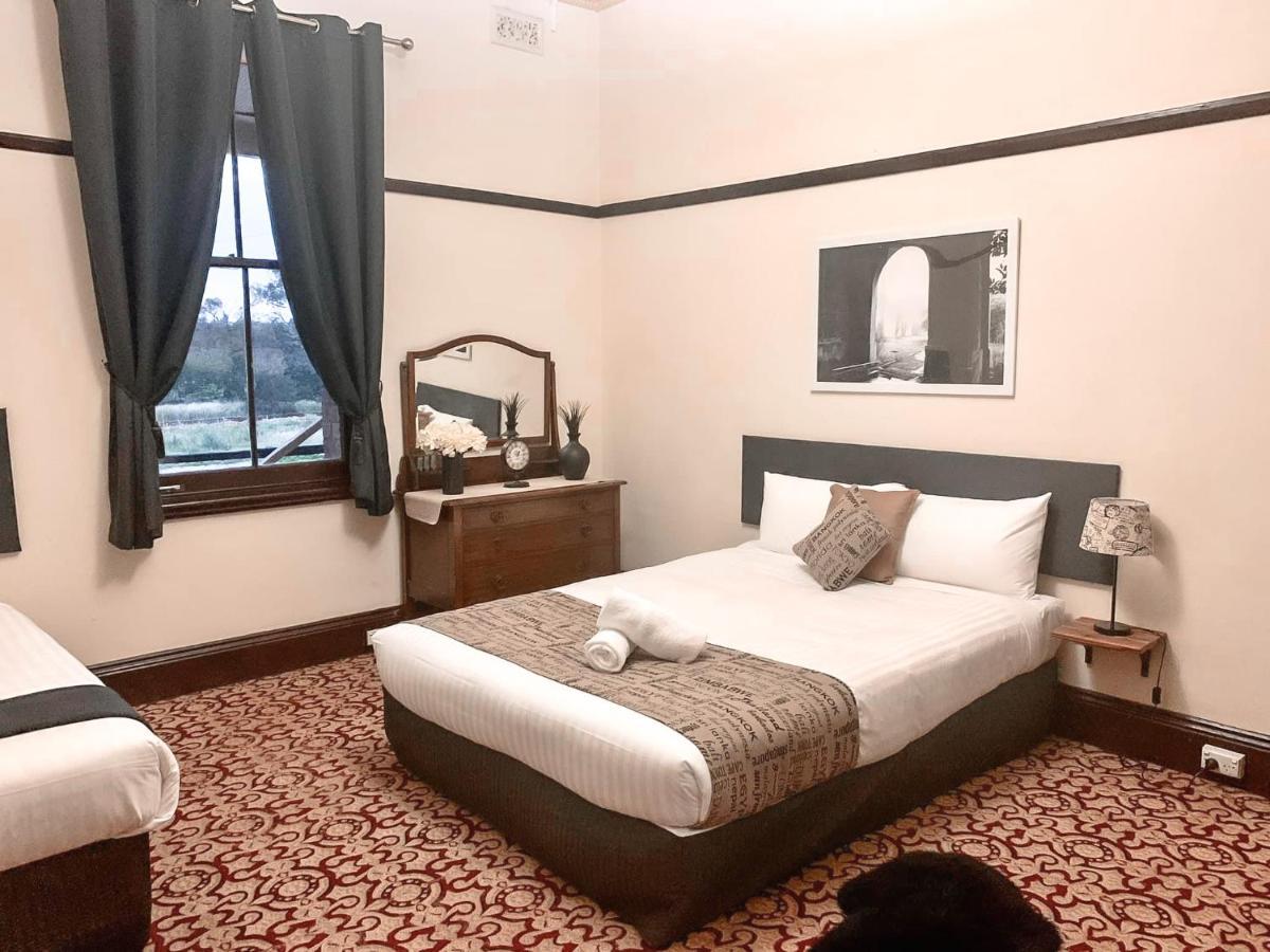 Neath Hotel المظهر الخارجي الصورة
