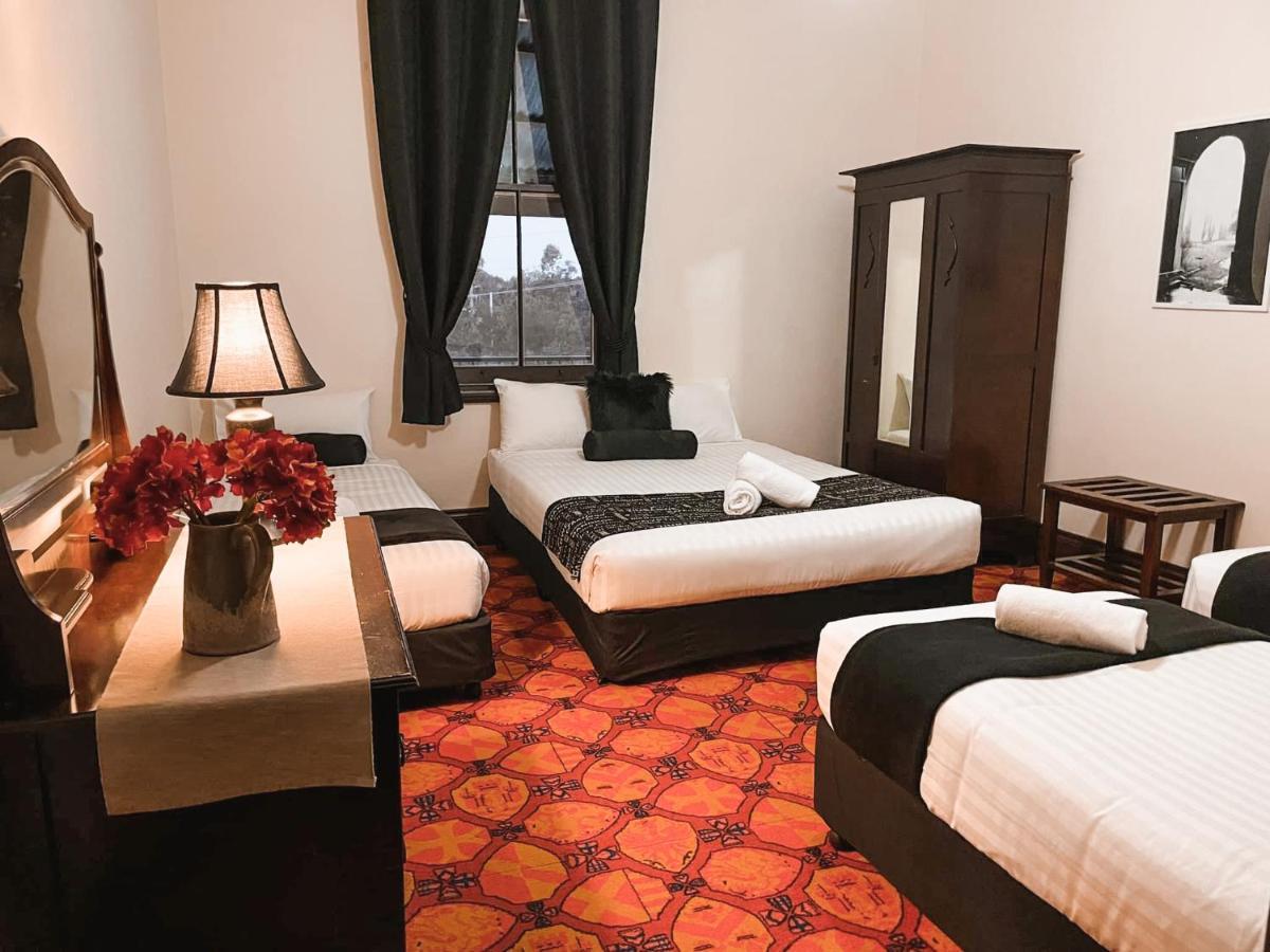 Neath Hotel المظهر الخارجي الصورة