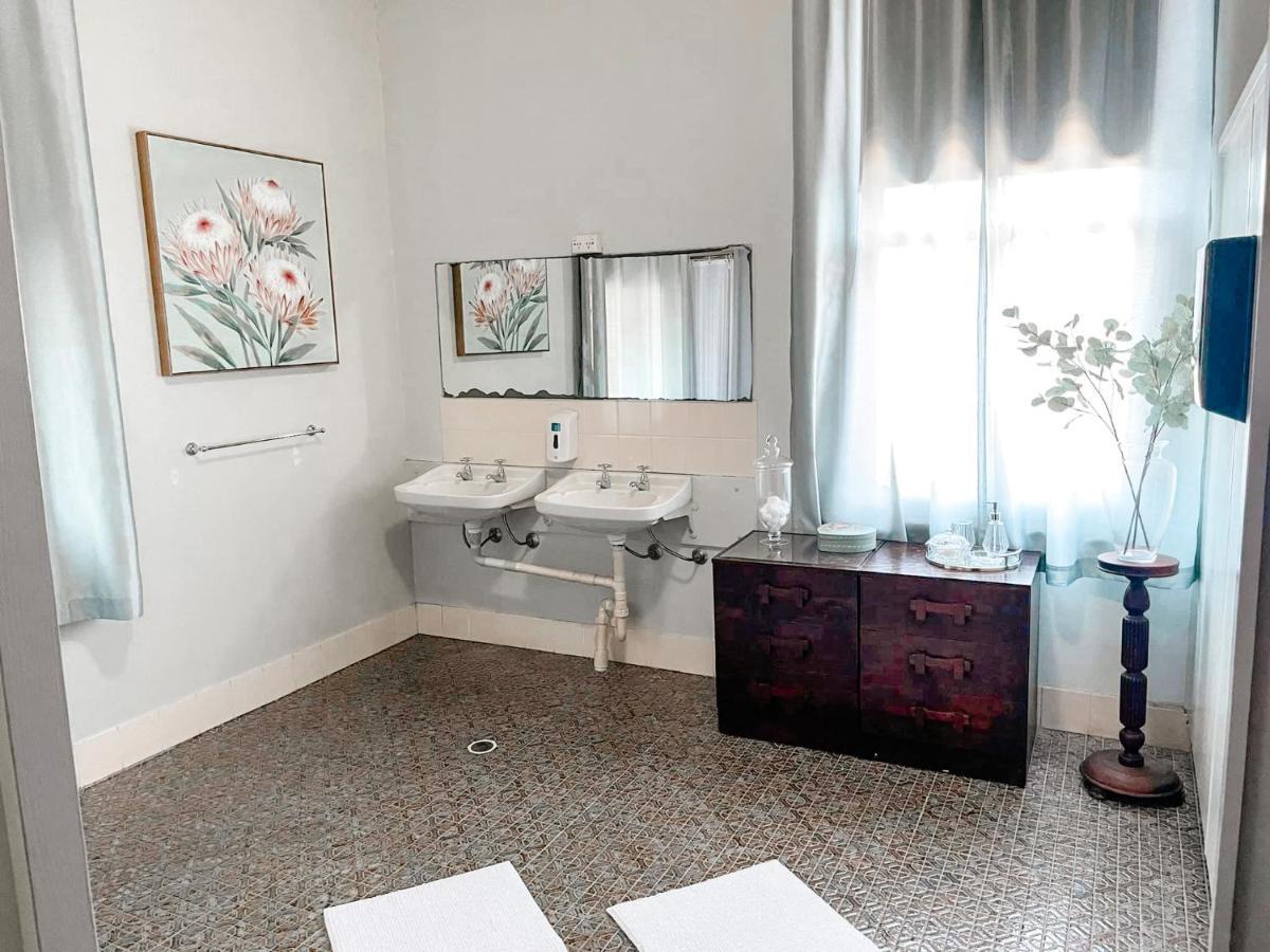 Neath Hotel المظهر الخارجي الصورة